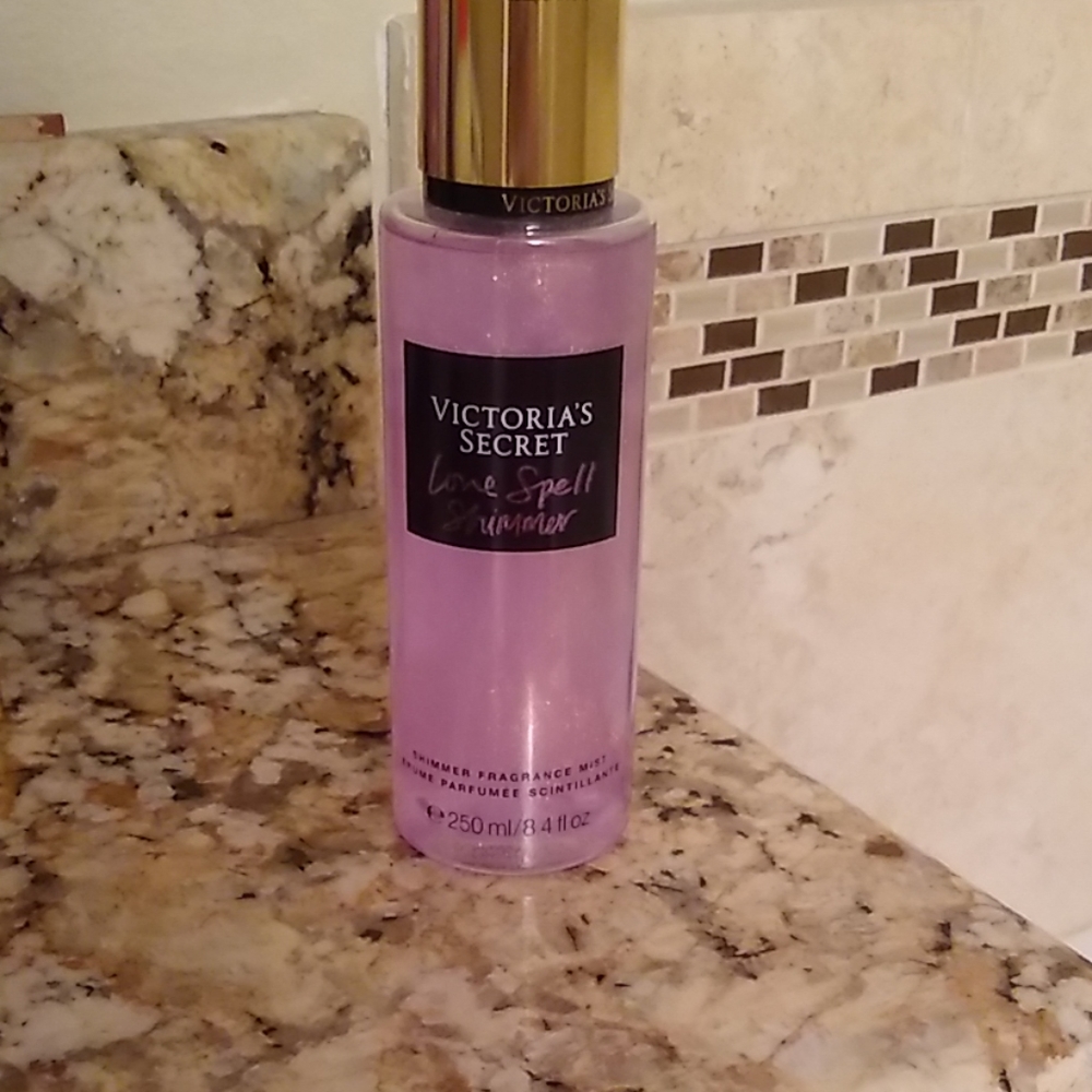 Victoria's Secret Love Spell Shimmer Mist